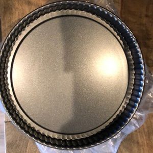 3 pampered chef tort pans